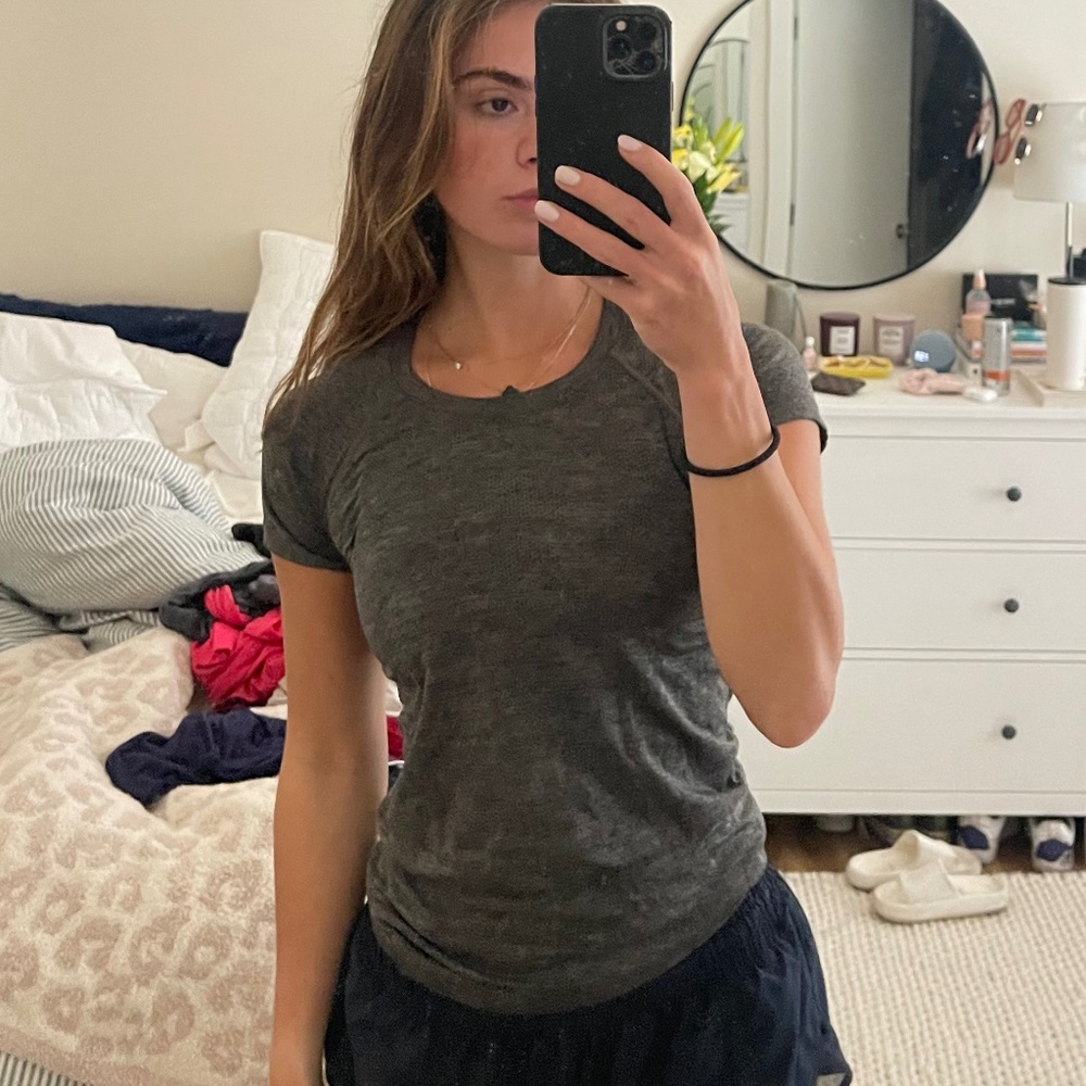 Lululemon Swiftly Tech Short-Sleeve Shirt, Heather Gray/ green/ blue, Size 6